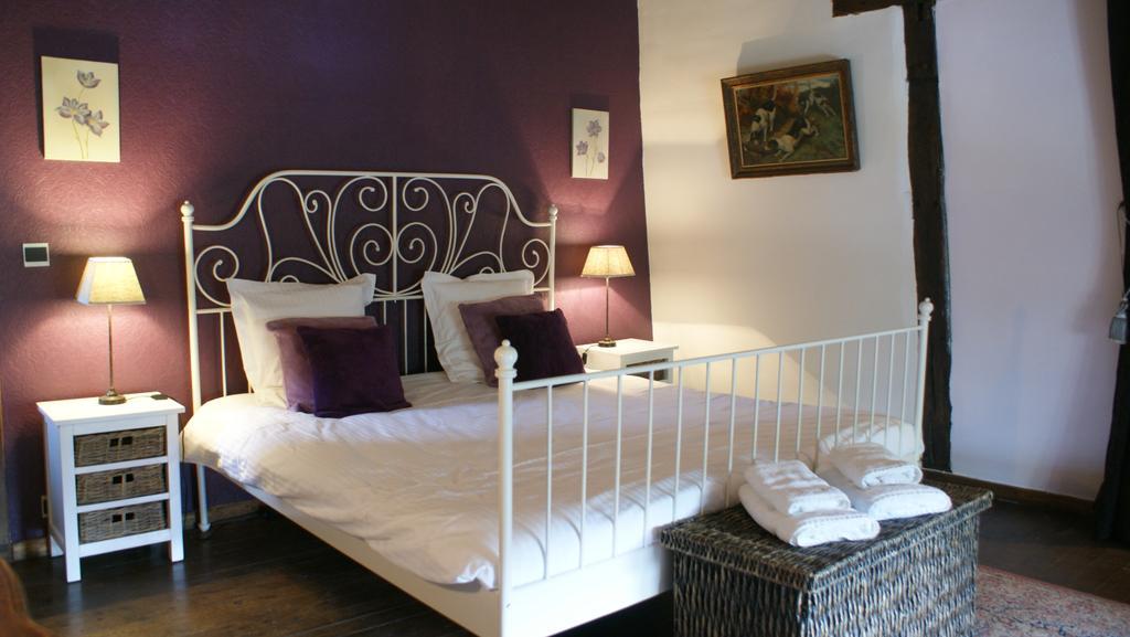 B&B Le Secret Du Bois Bourseigne-Vieille Habitación foto