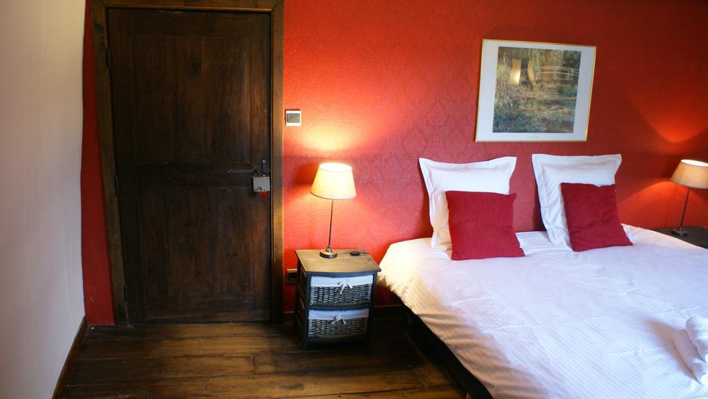 B&B Le Secret Du Bois Bourseigne-Vieille Habitación foto
