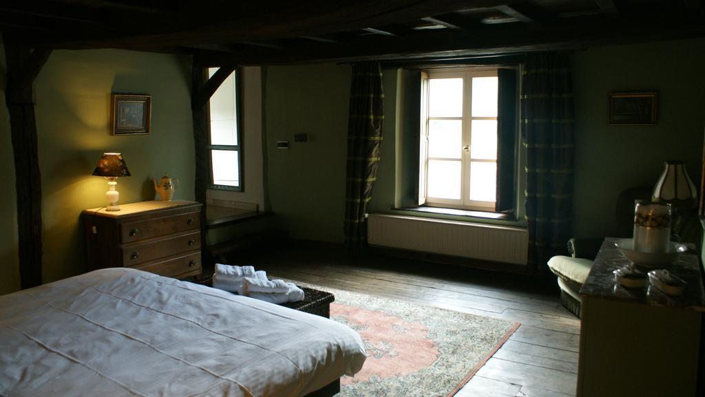 B&B Le Secret Du Bois Bourseigne-Vieille Habitación foto